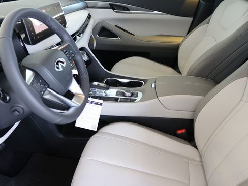 New 2026 INFINITI QX60 Luxe w/ Cargo Package AWD/4WD image 18