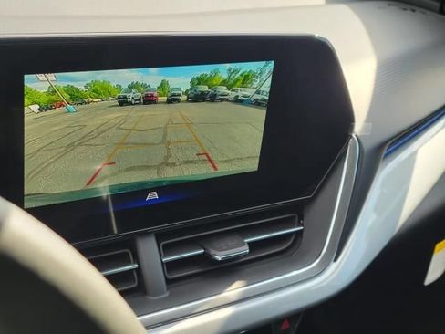 New 2026 Chevrolet Trax LT w/ Sunroof Package FWD image 21