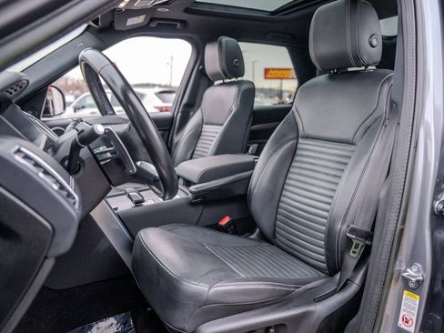 Used 2023 Land Rover Discovery S R-Dynamic image 18