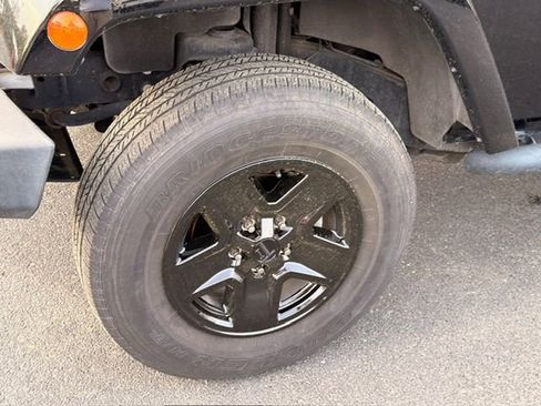 Used 2013 Jeep Wrangler Unlimited Sahara w/ Connectivity Group AWD/4WD image 22