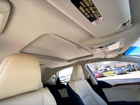 Used 2016 Lexus NX 300h FWD w/ Luxury Package image 12