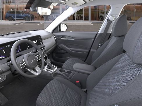 New 2026 Kia Seltos LX FWD image 17