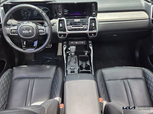 Certified 2023 Kia Sorento SX Prestige AWD/4WD image 12