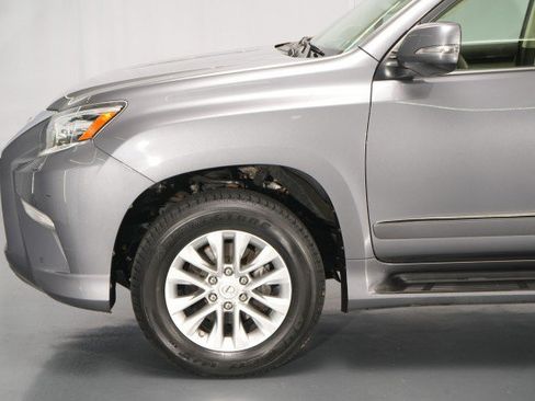Used 2015 Lexus GX 460 w/ Premium Package AWD/4WD image 4
