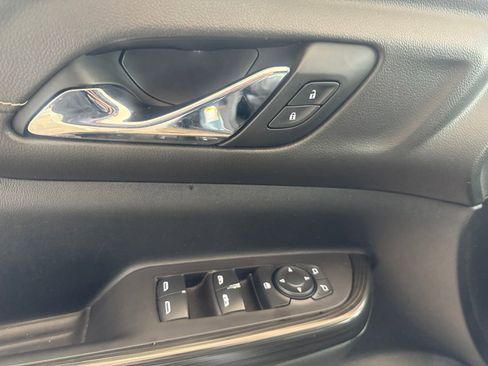 Used 2020 GMC Acadia SLT FWD image 6