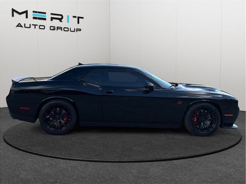 Used 2015 Dodge Challenger SRT Hellcat image 10
