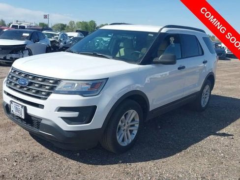 Used 2017 Ford Explorer 4WD image 2