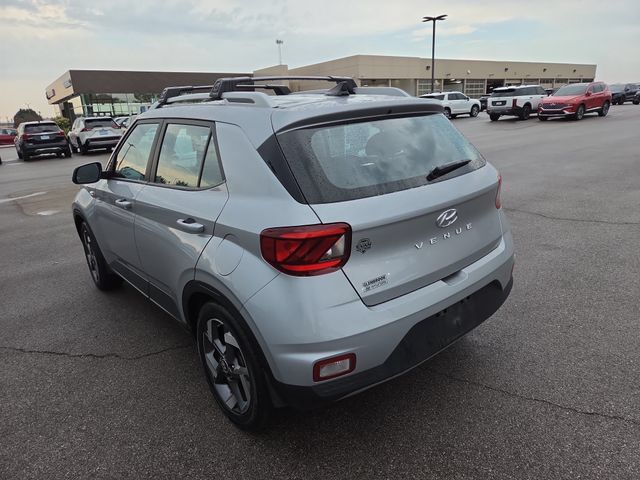 Certified 2022 Hyundai Venue SEL FWD image 7