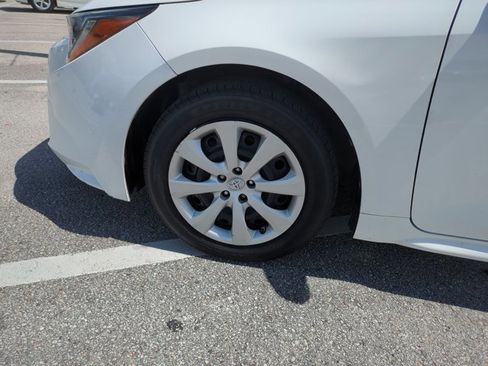 Used 2020 Toyota Corolla LE image 23