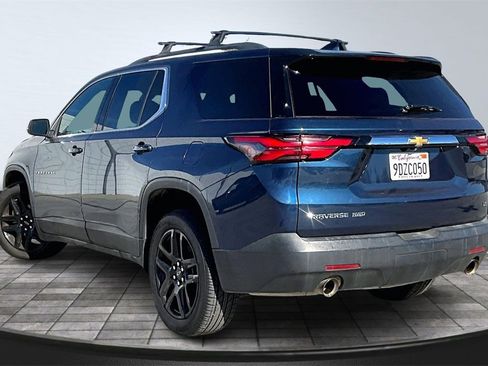 Used 2023 Chevrolet Traverse LT image 3