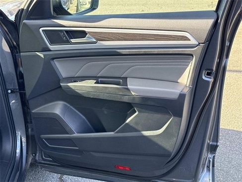 Used 2023 Volkswagen Atlas SE image 8