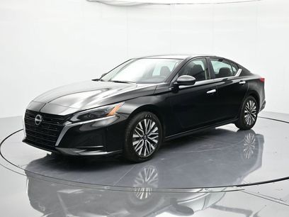 Used 2024 Nissan Altima 2.5 SV
