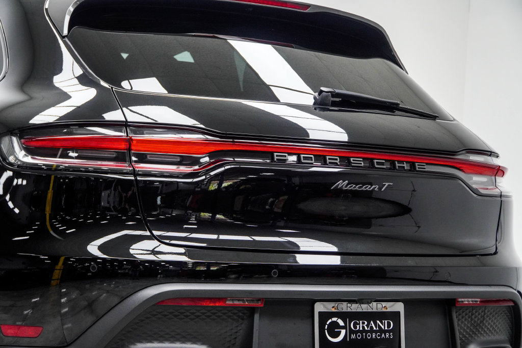 Used 2023 Porsche Macan Turbo AWD/4WD image 17