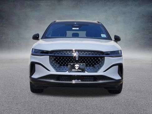 New 2026 Lincoln Nautilus Reserve AWD/4WD image 2