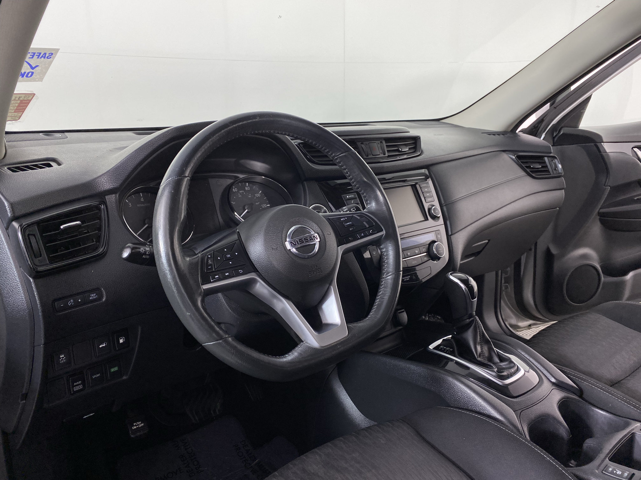Used 2018 Nissan Rogue SV AWD/4WD image 21