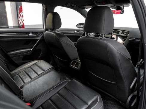 Used 2019 Volkswagen Golf R 4-Door image 29