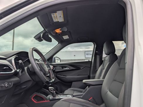 Used 2023 Chevrolet TrailBlazer RS w/ Convenience Package AWD/4WD image 9