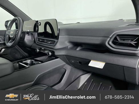 New 2025 Chevrolet Silverado EV LT image 30