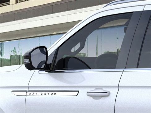 New 2025 Lincoln Navigator Reserve image 20