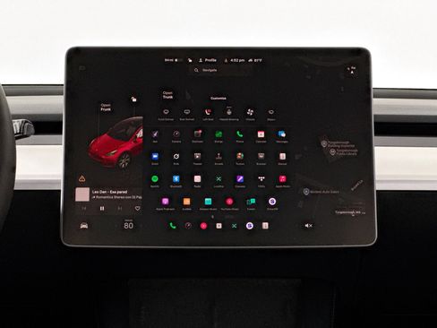 Used 2023 Tesla Model Y Long Range image 33