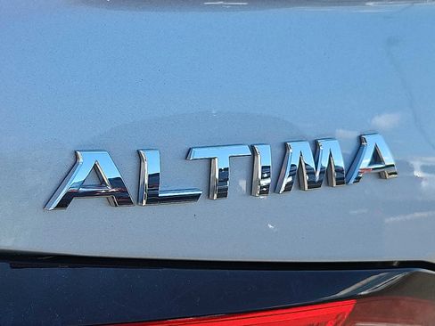 Used 2022 Nissan Altima 2.5 SV FWD image 28