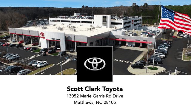 Used 2025 Toyota Corolla SE FWD image 9