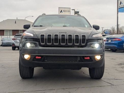 Used 2018 Jeep Cherokee Trailhawk w/ Comfort & Convenience Group image 9