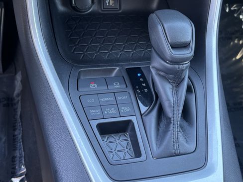 Used 2024 Toyota RAV4 XLE AWD/4WD image 22