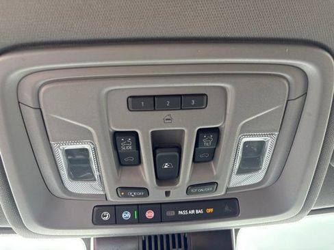 Used 2025 Chevrolet Silverado 1500 LTZ AWD/4WD image 24