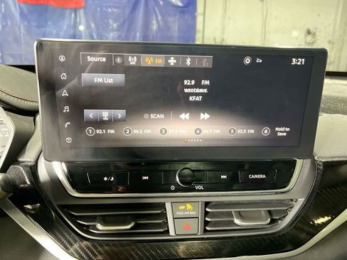 Used 2023 Nissan Altima 2.5 SR w/ SR Premium Package AWD/4WD image 16