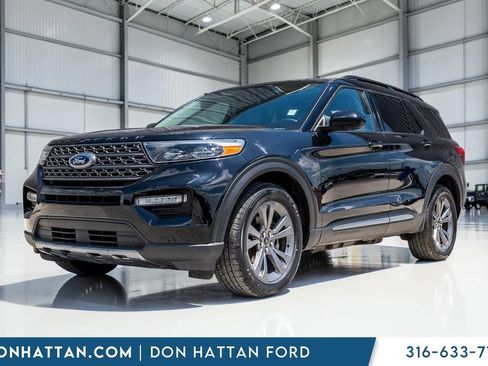 Used 2023 Ford Explorer XLT w/ Equipment Group 202A AWD/4WD image 1
