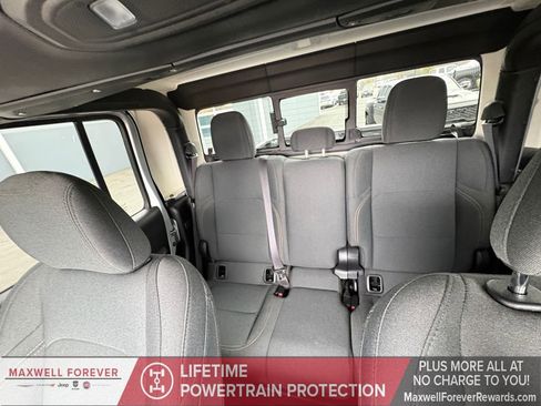 Used 2024 Jeep Gladiator Sport image 5