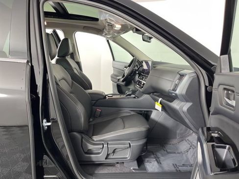 New 2026 Nissan Pathfinder SL w/ SL Premium Package AWD/4WD image 41