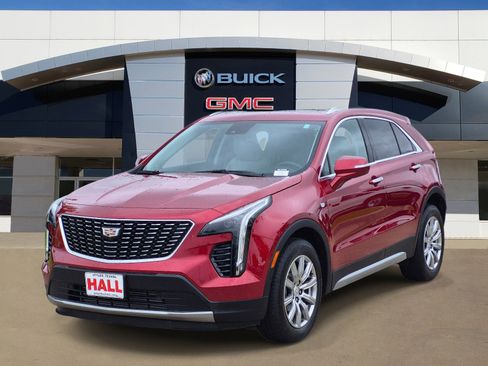 Certified 2021 Cadillac XT4 Premium Luxury FWD image 3