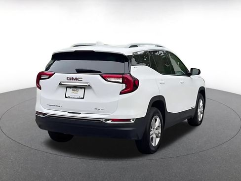 Used 2024 GMC Terrain SLT AWD/4WD image 14