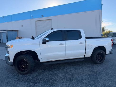 Used 2021 Chevrolet Silverado 1500 LT AWD/4WD image 14