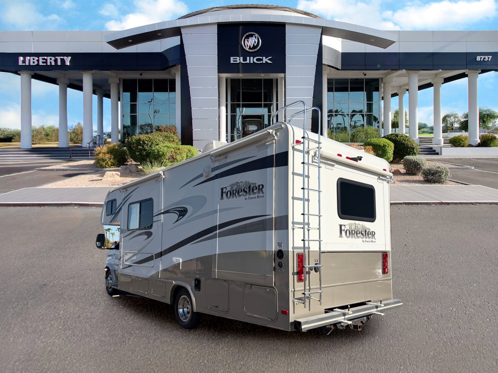 Used 2014 Ford E-450 and Econoline 450 Super Duty w/ Motorhome Prep Package RWD image 6