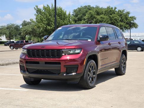 New 2025 Jeep Grand Cherokee L Altitude image 2