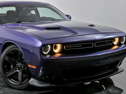 Used 2016 Dodge Challenger R/T Scat Pack w/ Leather Interior Group image 2
