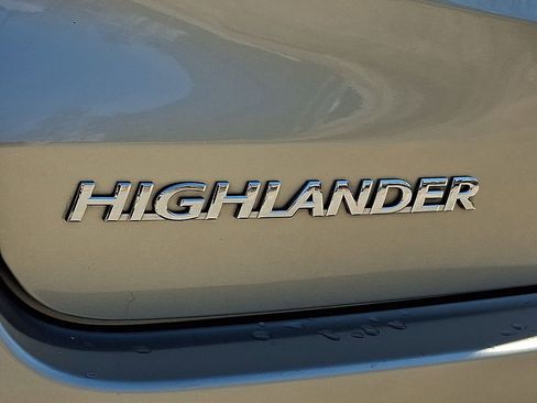 Used 2015 Toyota Highlander XLE image 33