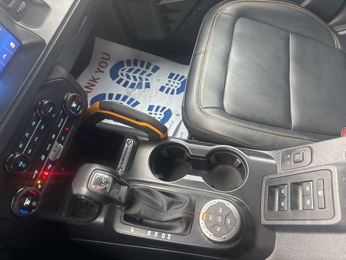 Used 2024 Ford Bronco Badlands image 31