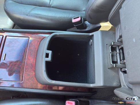 Used 2009 Cadillac Escalade AWD image 23