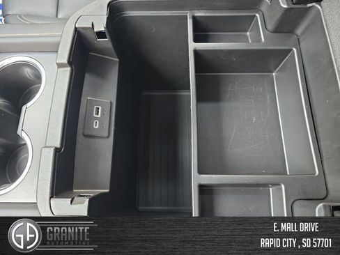 Used 2024 GMC Yukon XL SLT image 25