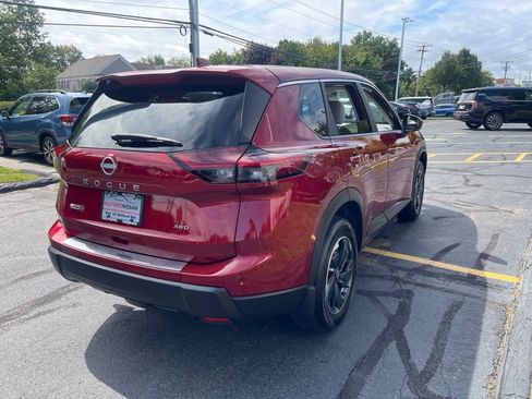 Used 2025 Nissan Rogue SV AWD/4WD image 5