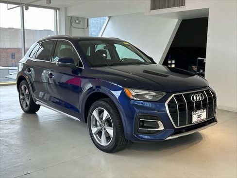 Certified 2025 Audi Q5 2.0T Premium Plus image 3