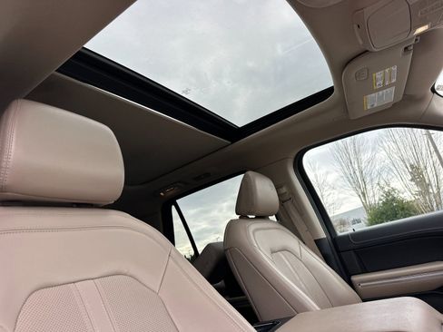 Used 2023 Ford Expedition Max Limited image 17