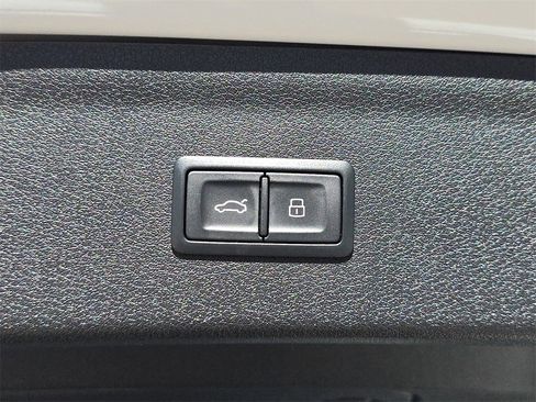 Used 2015 Audi Q3 2.0T Prestige image 17