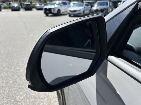 New 2025 Hyundai Ioniq 5 SE image 10