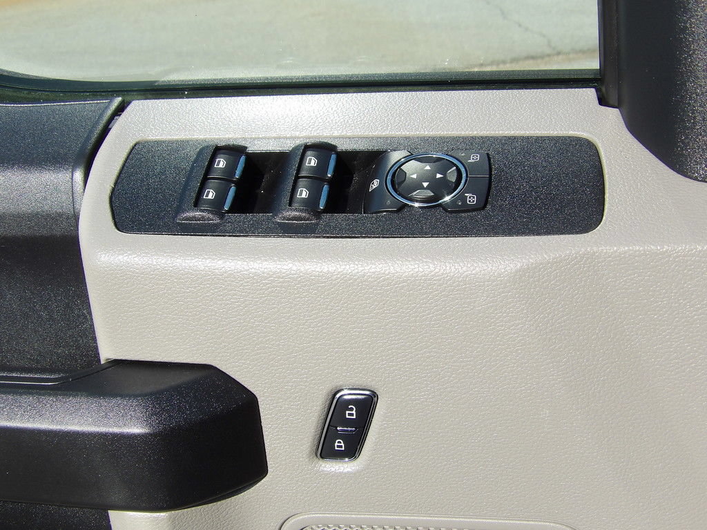 Used 2017 Ford F350 XL w/ Power Equipment Group RWD image 15