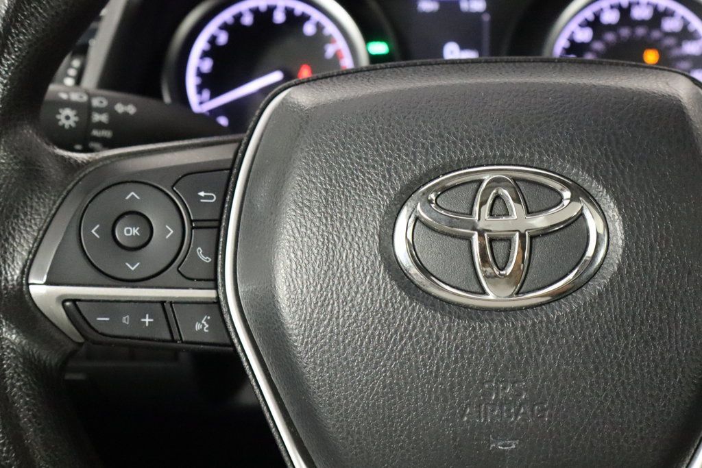 Used 2024 Toyota Camry LE w/ Convenience Package FWD image 8